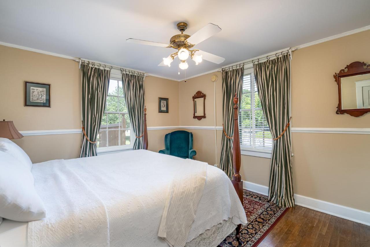 ซีดาร์ ออฟ วิลเลียมส์เบิร์ก เบด แอนด์ เบรคฟาสต์ Bed & Breakfast ภายนอก รูปภาพ