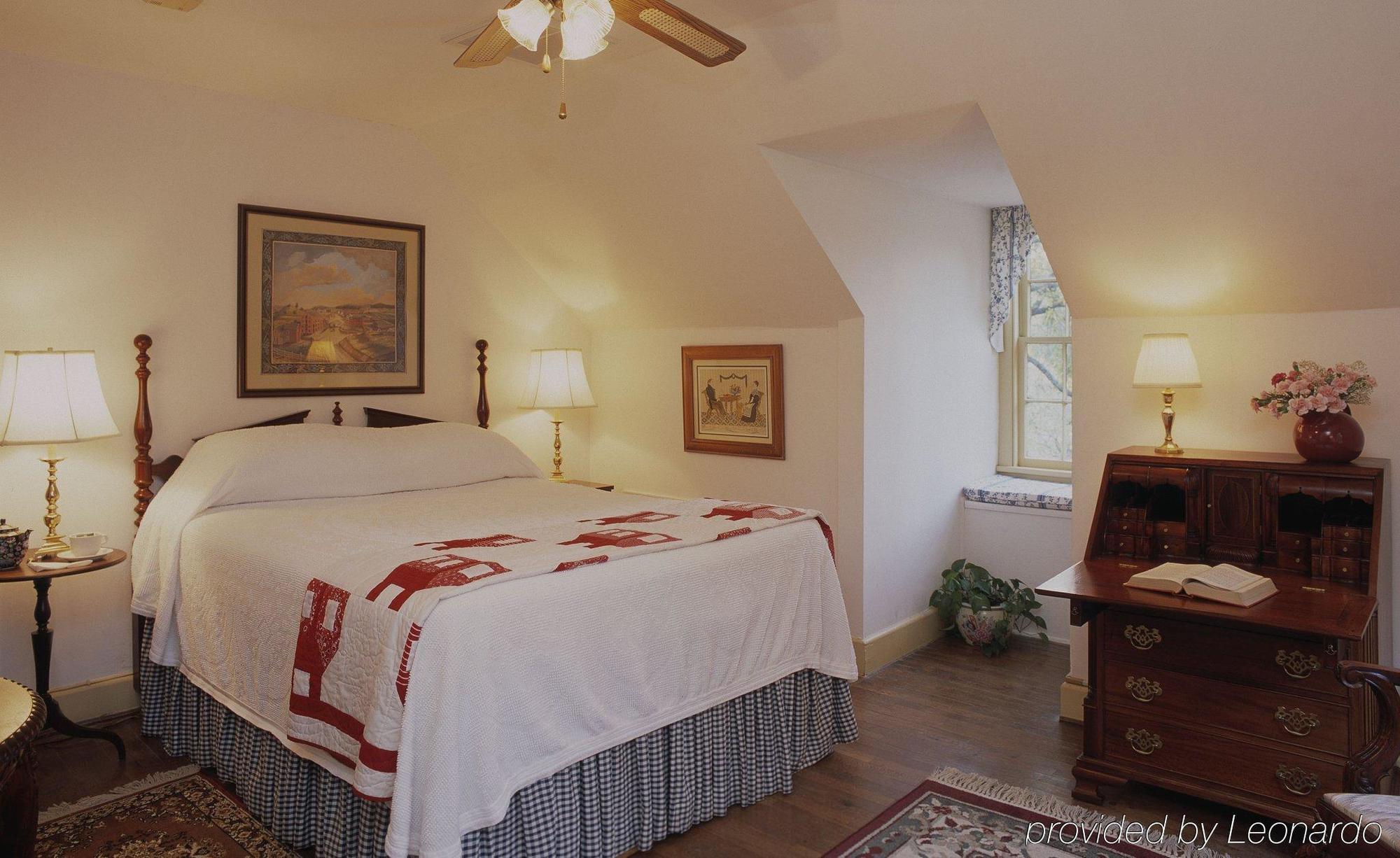 ซีดาร์ ออฟ วิลเลียมส์เบิร์ก เบด แอนด์ เบรคฟาสต์ Bed & Breakfast ภายนอก รูปภาพ