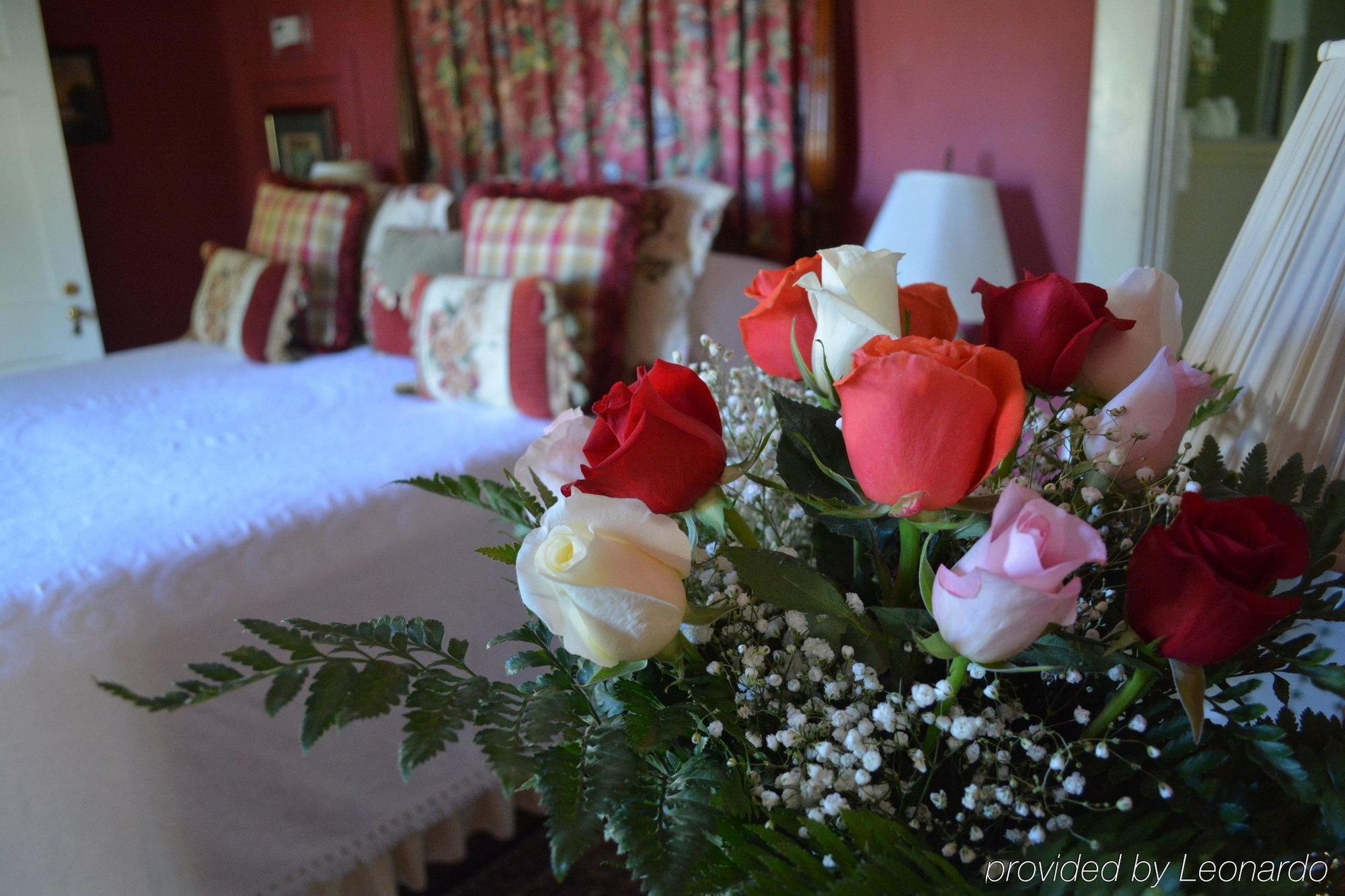 ซีดาร์ ออฟ วิลเลียมส์เบิร์ก เบด แอนด์ เบรคฟาสต์ Bed & Breakfast ภายนอก รูปภาพ