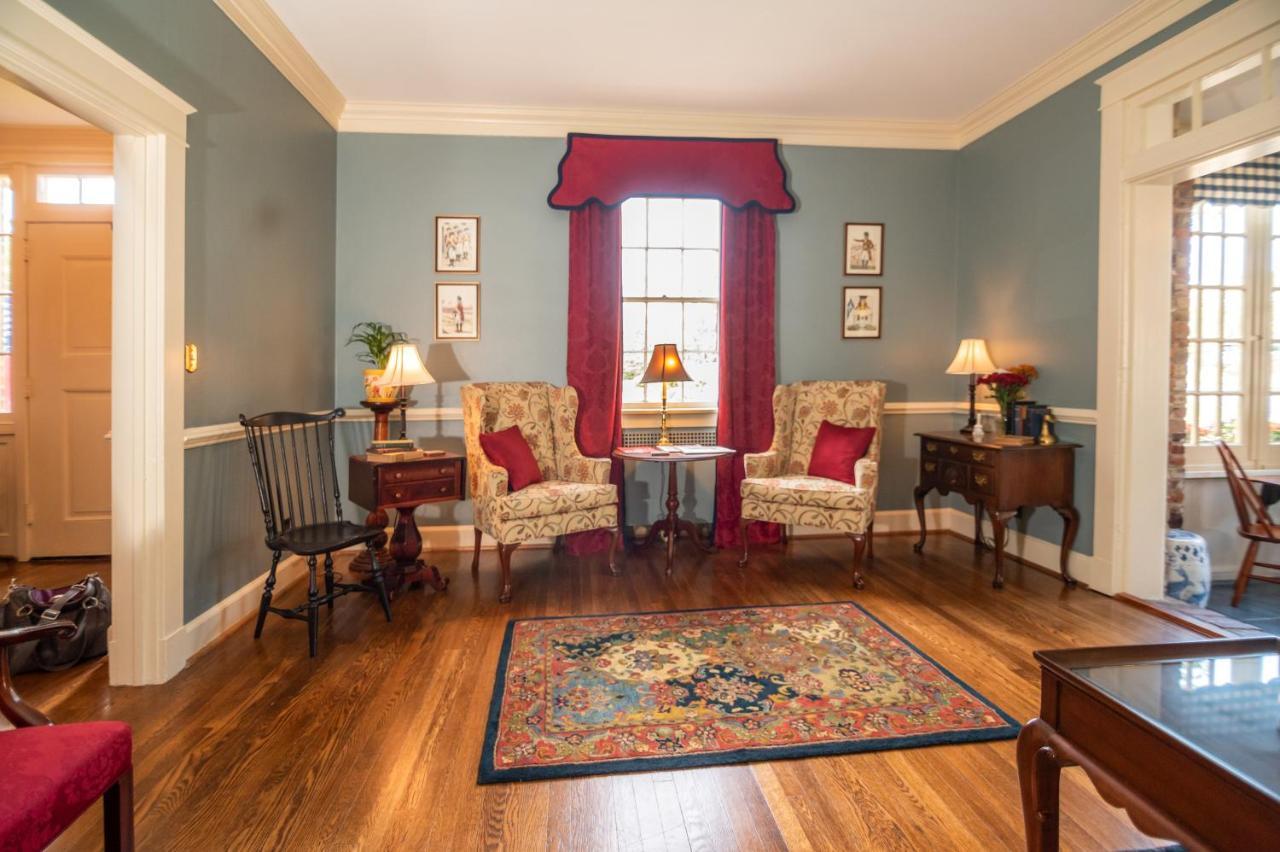 ซีดาร์ ออฟ วิลเลียมส์เบิร์ก เบด แอนด์ เบรคฟาสต์ Bed & Breakfast ภายนอก รูปภาพ